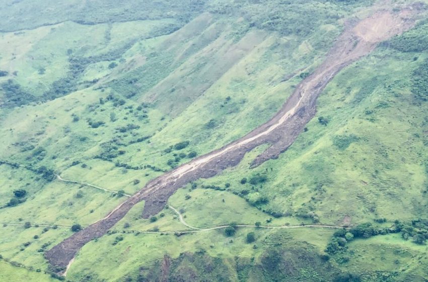  Temporada de lluvias continúa provocando deslizamientos en el Huila